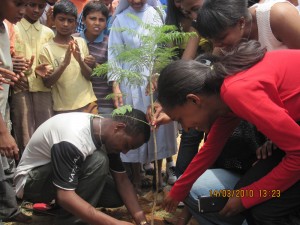 記念植樹をするエチオピア代表