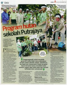 マレーシアの日刊新聞「kosmo!」の一面に掲載された植林活動の様子