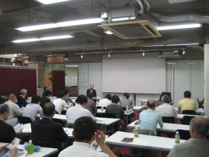 50名が集まった講演会。愛媛県からの参加者も