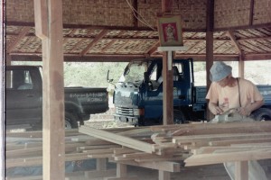1996年、オイスカがミャンマーで建設を始めた研修センターで働く日本人駐在員