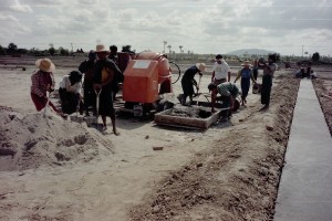 1996年、オイスカがミャンマーで建設している研修センター農場の灌漑水路